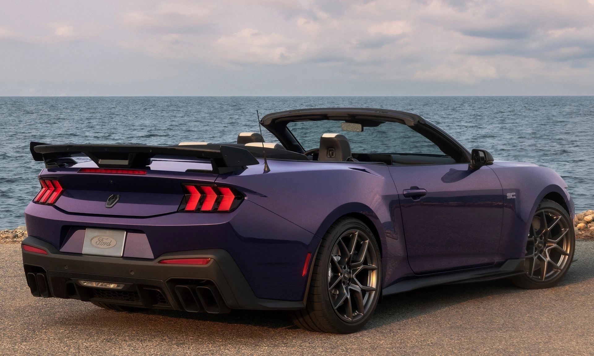 Ford Mustang Dark Horse SC Convertible 2027 HD e4058bff1c6737a84c9e0a927a0680779ec39b35c