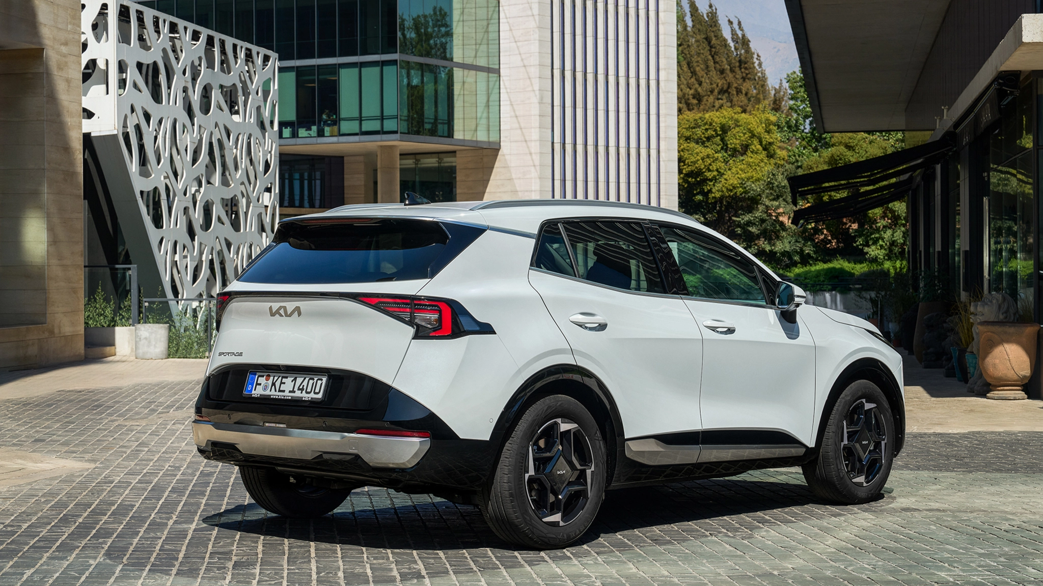 Kia new sportage baseline my26 deluxe white static digital 1920x1080 010