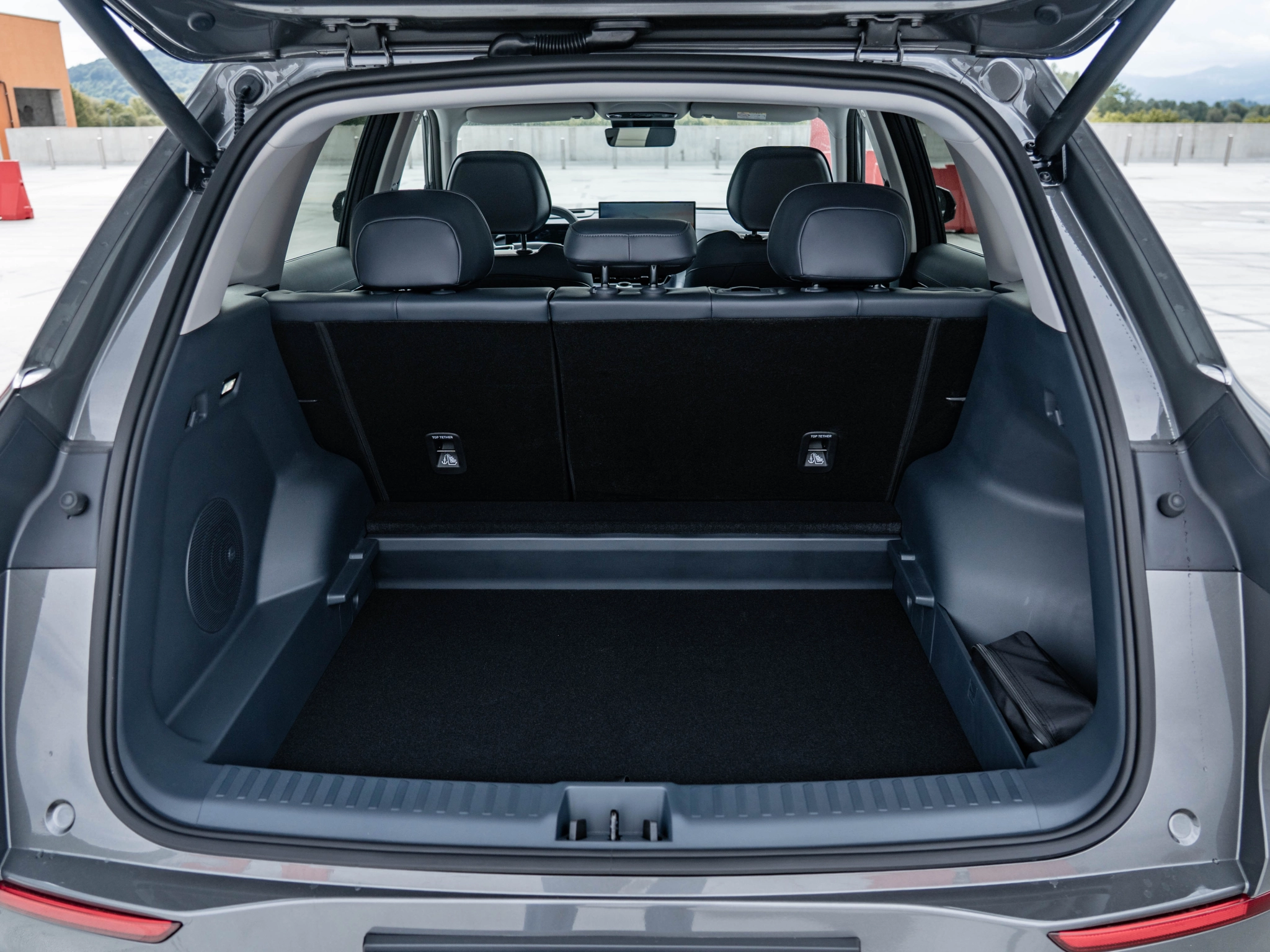 Press geely ex5 43