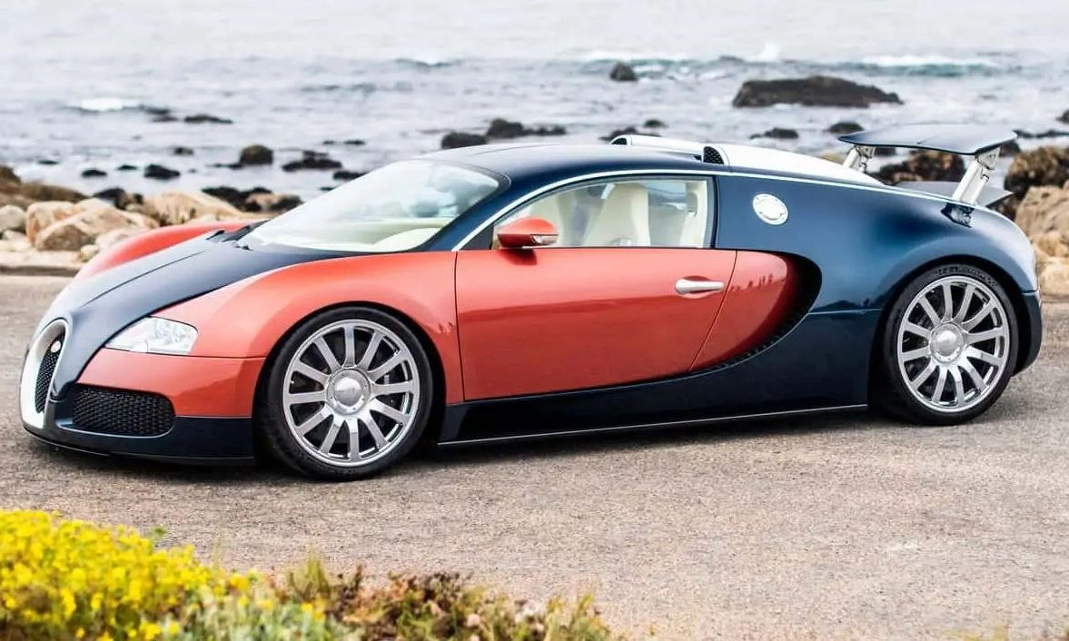 Stari Bugatti Veyron sa dijelovima novijih