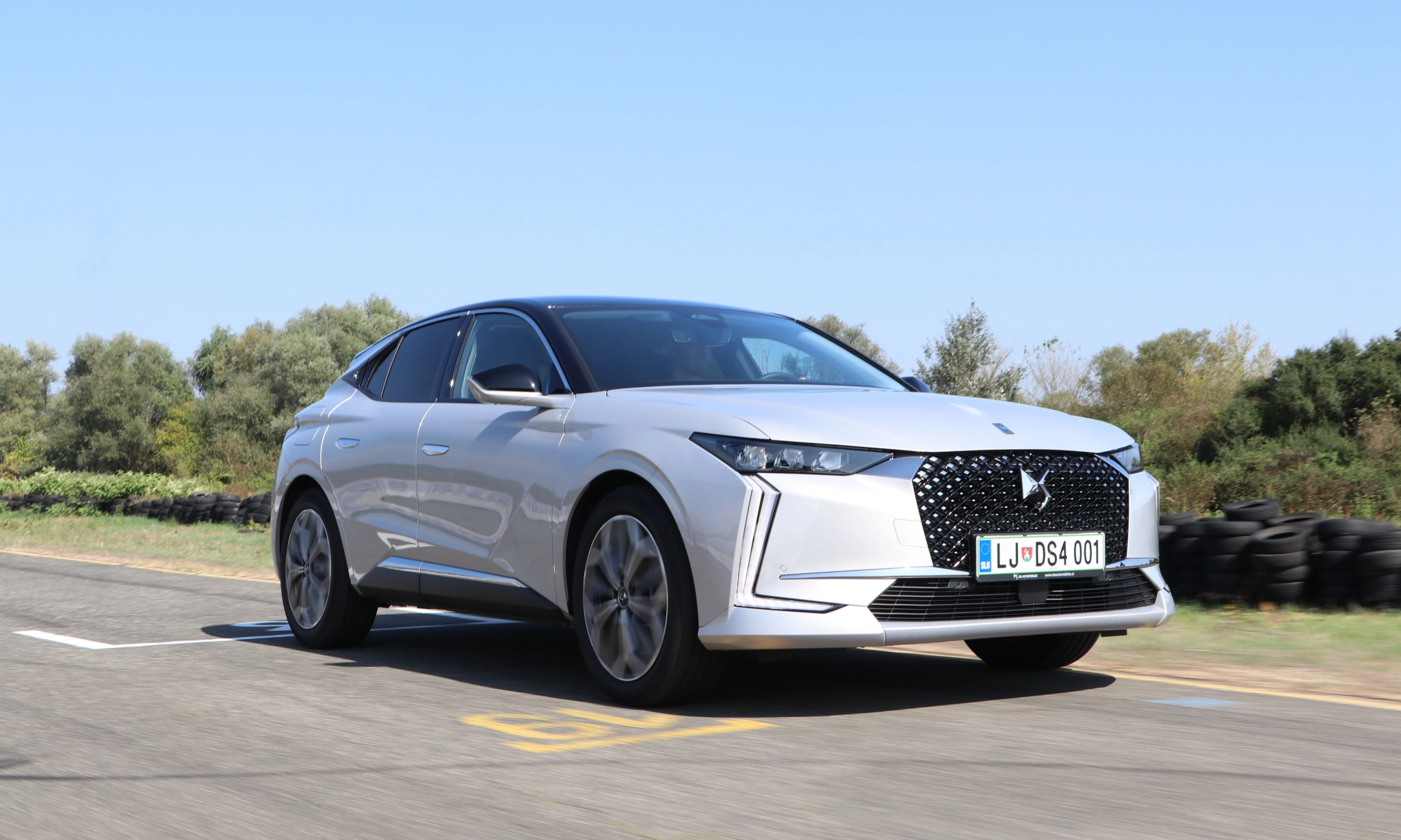 Umjetnička galerija u tijelu automobila